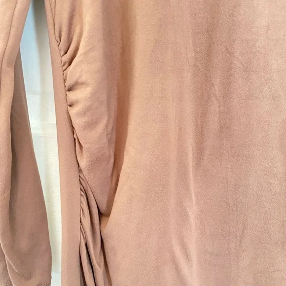 Heart & Hips Maternity Dress - Picture 5 of 14